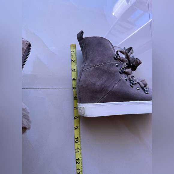 J/Slides NYC Whitney Taupe and Faux Fur Wedge Bootie Womens Size 9M sneakers - Picture 9 of 16